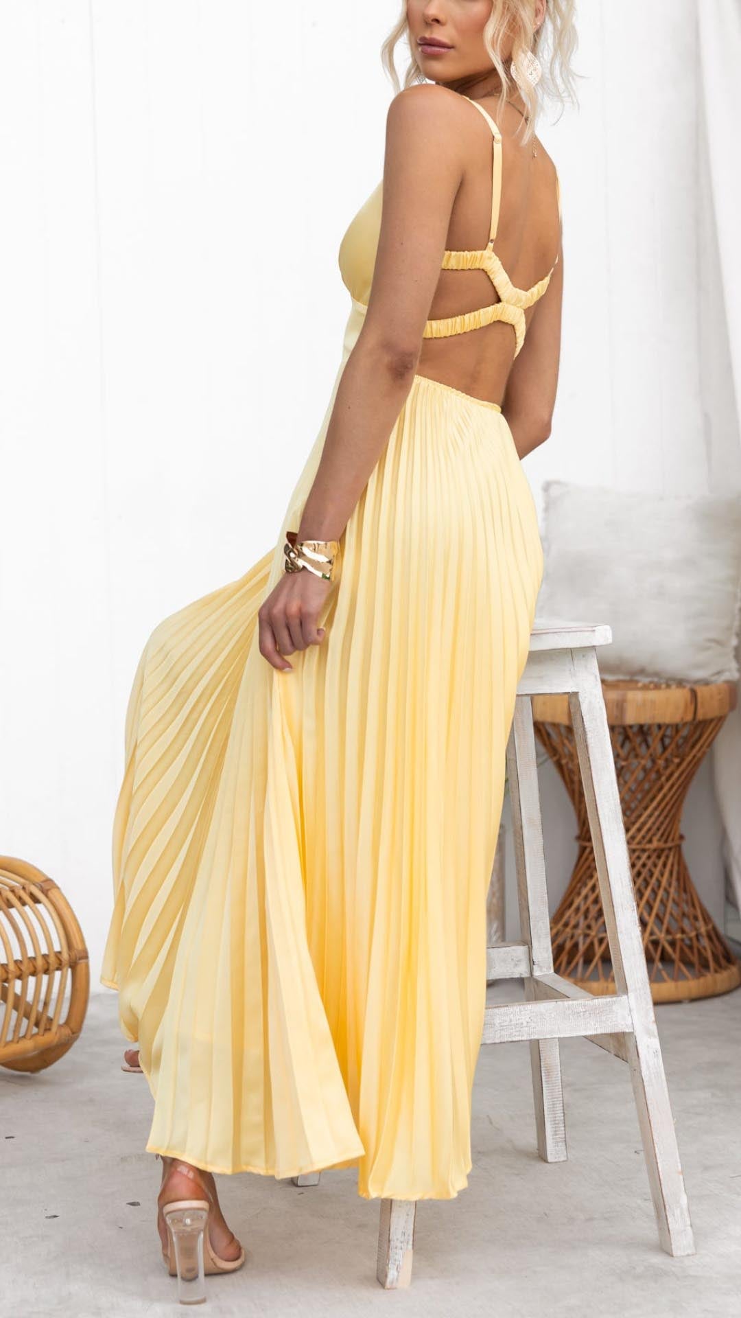 Lenoir™ | Robe longue plissée jaune à décolleté en V